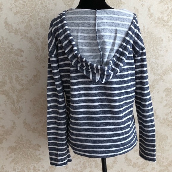 NWOT Billabong hoodie - Picture 5 of 10